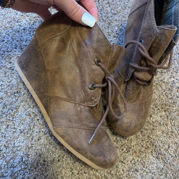 Brown wedges - Picture 2 of 3